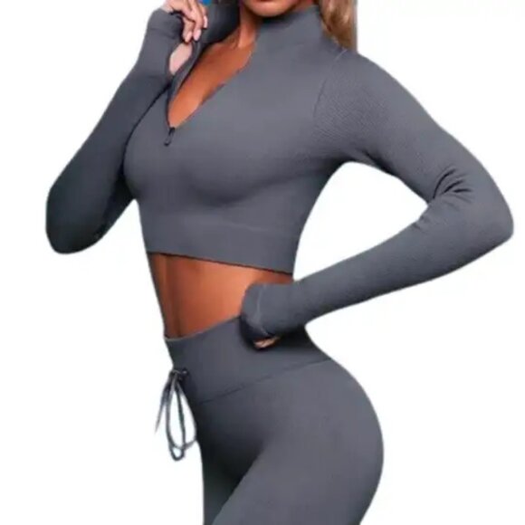 Long Sleeve Seamless Yoga Set - Picture 3 of 16